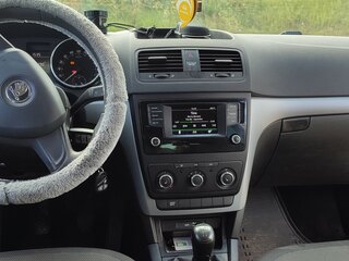 2016 Skoda Yeti I Рестайлинг, серый, 700000 рублей, вид 5