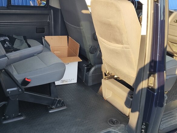 2010 Volkswagen Caravelle LWB Long T5 Рестайлинг, синий, 2300000 рублей - вид 15