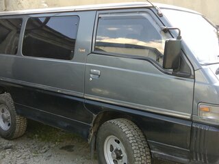1992 Mitsubishi Delica III, серый, 620000 рублей, вид 3