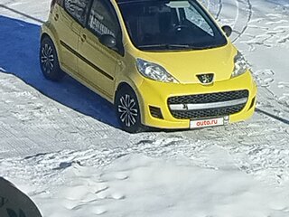 2009 Peugeot 107 I Рестайлинг, жёлтый, 600000 рублей, вид 1