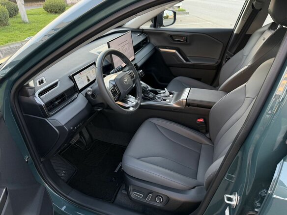 2026 Toyota RAV4 VI (XA60), зелёный, 4275000 рублей - вид 25