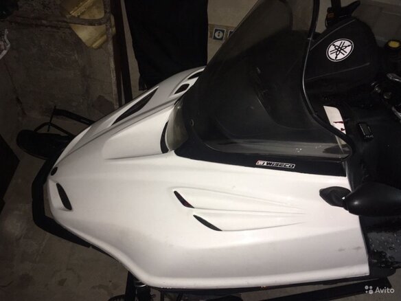 1999 Yamaha Venture, белый - вид 1