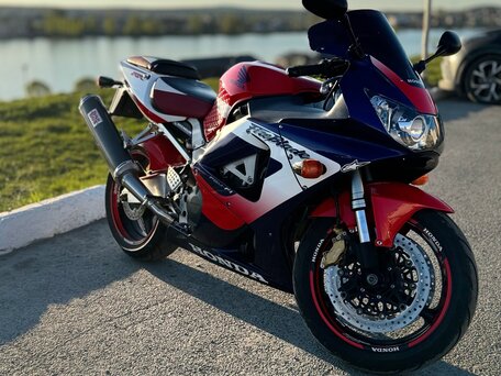 2000 Honda CBR 929RR Fireblade, красный, 480000 рублей, вид 2