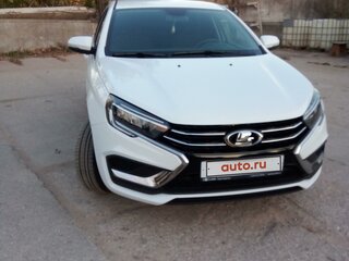 2024 Lada (ВАЗ) Vesta I Рестайлинг (NG), белый, 1650000 рублей, вид 2