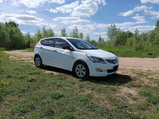 2014 Hyundai Solaris I Рестайлинг, белый, 850000 рублей, вид 2