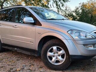 2010 SsangYong Kyron 6-speed I Рестайлинг, серебристый, 1150000 рублей, вид 2
