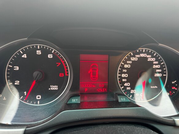 2010 Audi A4 IV (B8), белый, 1300000 рублей - вид 5