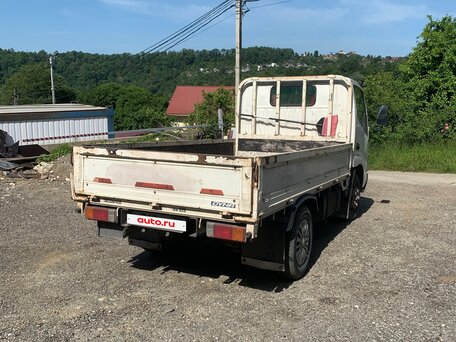 2002 Toyota Dyna, белый, 1350000 рублей, вид 2