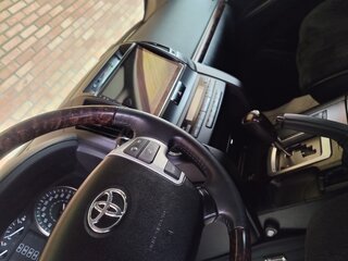 2014 Toyota Land Cruiser 200 Series Рестайлинг 1, белый, 6900000 рублей, вид 3