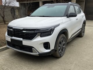 2025 Kia Seltos I Рестайлинг, белый, 1700000 рублей, вид 3