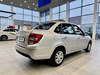2026 Lada (ВАЗ) Granta I Рестайлинг, серебристый, 1121000 рублей, вид 4