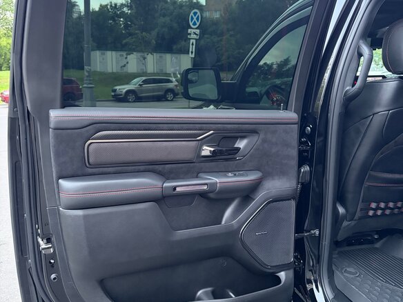 2025 Ram 1500 RHO V Рестайлинг, чёрный, 10800000 рублей - вид 27
