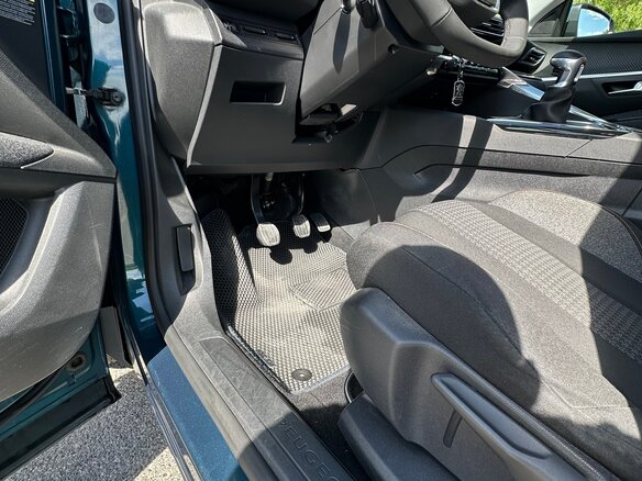 2018 Peugeot 5008 II, зелёный, 1440000 рублей - вид 12