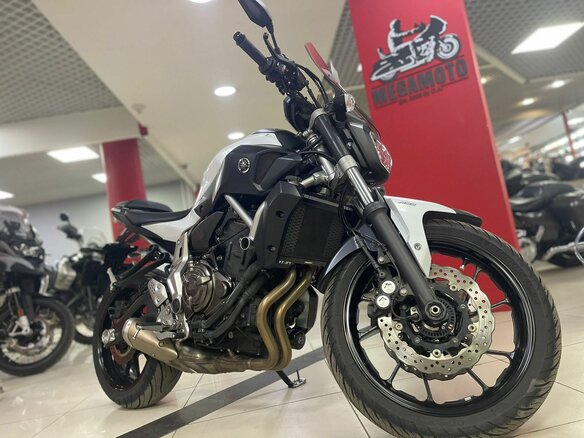 2015 Yamaha MT-07 (FZ-07), белый, 760000 рублей - вид 1