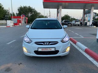 2014 Hyundai Solaris I, белый, 750000 рублей, вид 1