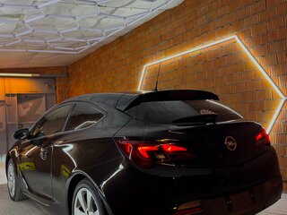 2012 Opel Astra GTC J Рестайлинг, чёрный, 699999 рублей, вид 1