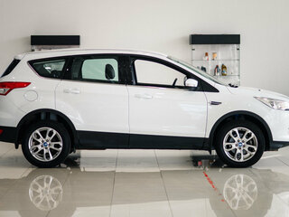 2016 Ford Kuga II, белый, 1600000 рублей, вид 3