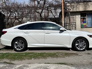 2018 Honda Accord X, белый, 2000000 рублей, вид 2