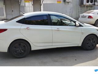 2014 Hyundai Solaris I Рестайлинг, белый, 650000 рублей, вид 2