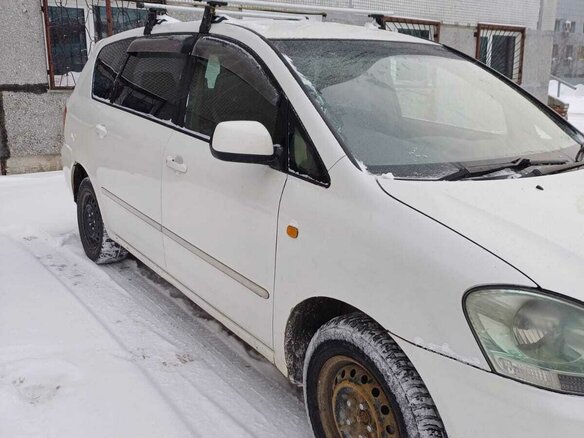 2001 Toyota Ipsum II (M20), белый, 950000 рублей - вид 2