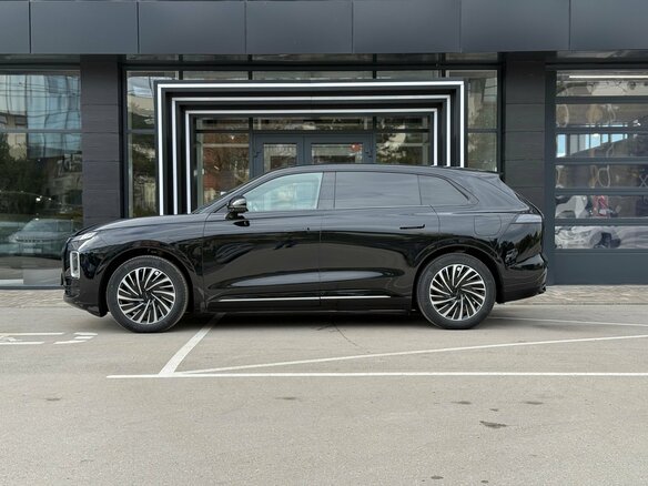 2025 Exeed Exlantix ET, чёрный, 6990000 рублей - вид 2