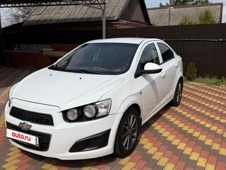2014 Chevrolet Aveo II, белый, 630000 рублей, вид 2