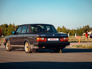 1989 Volvo 240 Series, серый, 1100000 рублей, вид 2