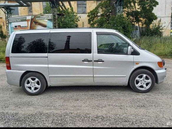 1999 Mercedes-Benz Vito, серебристый, 300000 рублей - вид 2