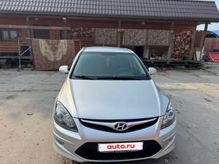 2011 Hyundai i30 I Рестайлинг, серебристый, 700000 рублей, вид 1
