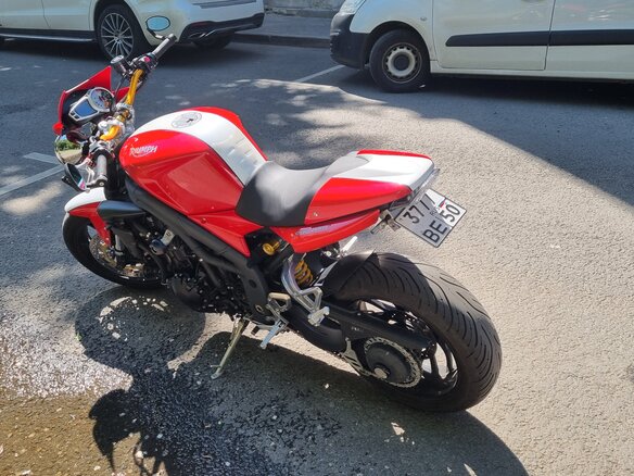 2011 Triumph Speed Triple, красный, 550000 рублей - вид 1