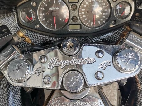 2001 Suzuki GSX 1300 R Hayabusa, белый, 1550000 рублей, вид 3