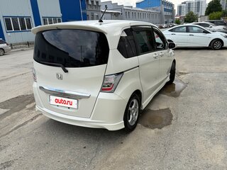 2011 Honda Freed I Рестайлинг, белый, 840000 рублей, вид 4