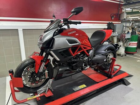 2011 Ducati Diavel, красный, 780000 рублей, вид 1