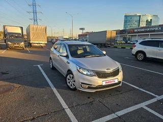 2015 Kia Rio III, серебристый, 850000 рублей, вид 1