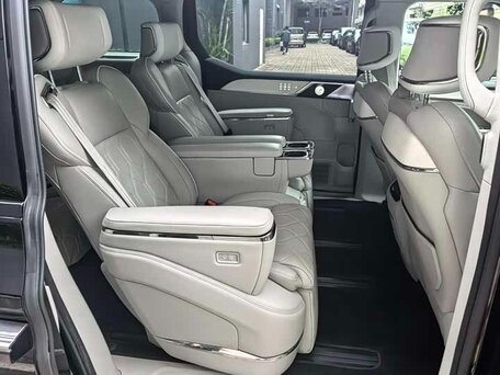 2025 Volvo EM90, чёрный, 8880000 рублей, вид 5