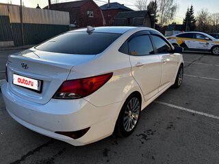 2016 Hyundai Solaris I Рестайлинг, белый, 900000 рублей, вид 4