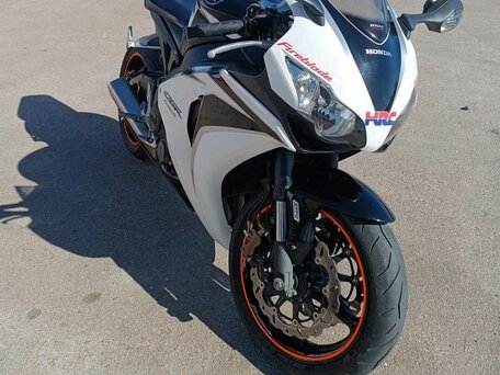 2010 Honda CBR 1000 RR/RA Fireblade, белый, 680000 рублей, вид 4