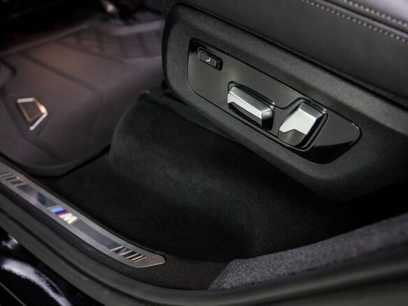 2021 BMW X7 M50d I (G07), чёрный, 13000000 рублей - вид 8