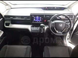 2019 Honda Stepwgn Spada V Рестайлинг, белый, 2700000 рублей, вид 4