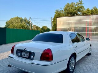 2004 Lincoln Town Car III Рестайлинг, белый, 2050000 рублей, вид 5