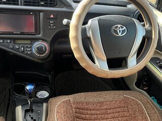 2013 Toyota Aqua I, белый, 900000 рублей, вид 1