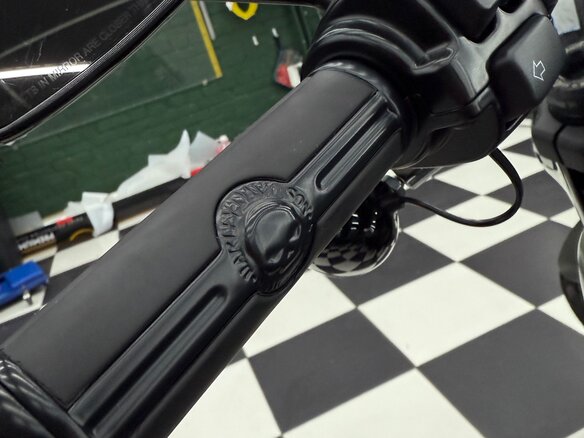 2018 Harley-Davidson Fat Bob, серый, 1790000 рублей - вид 18