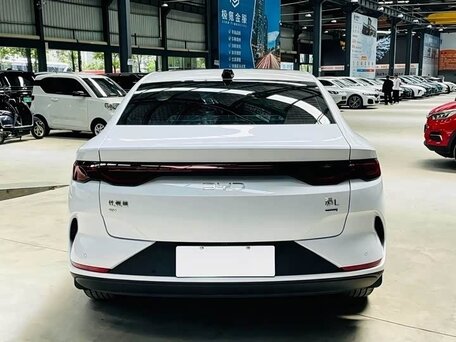 2025 BYD Qin L, белый, 2230000 рублей, вид 5