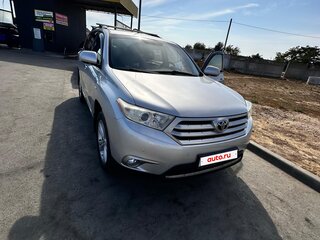 2013 Toyota Highlander II (XU40) Рестайлинг, серебристый, 1630000 рублей, вид 2