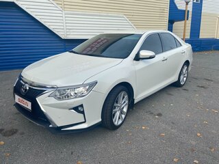 2015 Toyota Camry VII (XV50) Рестайлинг, белый, 3100000 рублей, вид 1