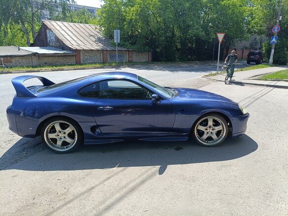 1995 Toyota Supra IV (A80), синий