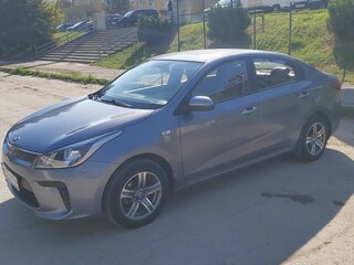2018 Kia Rio IV, серый, 1280000 рублей, вид 1