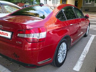 2010 Citroen C5 II, красный, 700000 рублей, вид 3