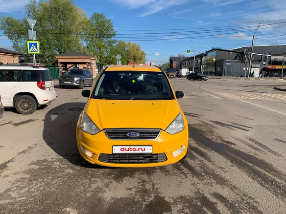 2014 Ford Galaxy II Рестайлинг, жёлтый, 699000 рублей