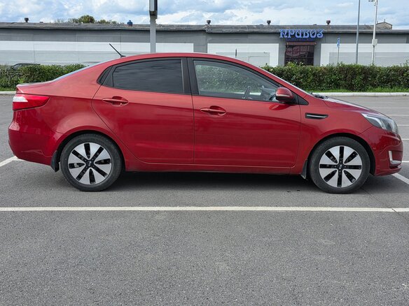 2011 Kia Rio 4-speed III, красный, 800000 рублей - вид 3